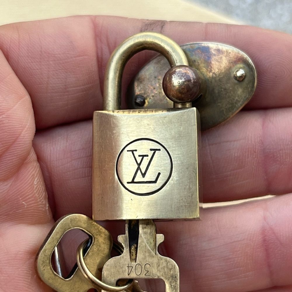 Rare Vintage Mounted Padlock Hardware with Keys #304 l7 - Picture 2 of 8